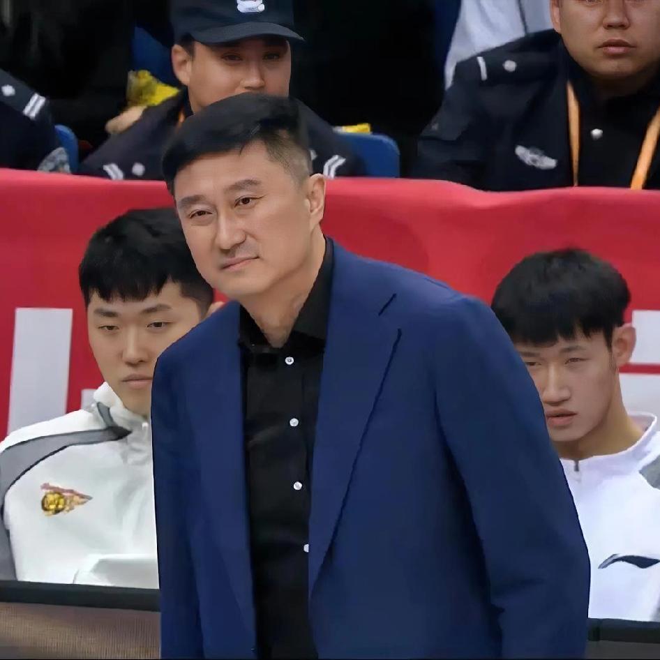 说实话，从昨晚广东男篮能在客场战胜青岛男篮可以看出：杜峰的临场指挥确实是要高于刘