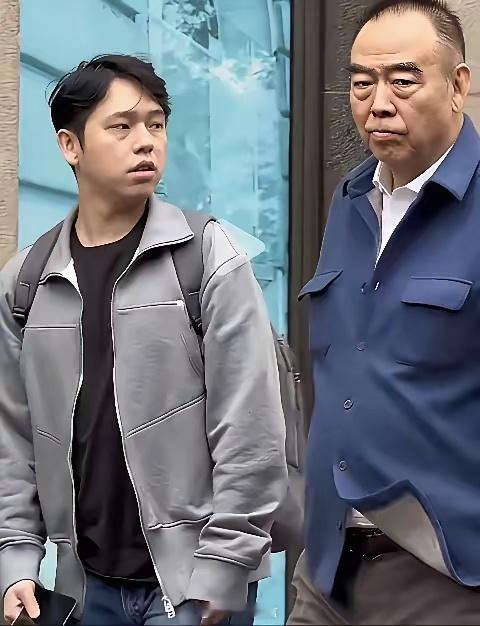 陈凯歌陈红大儿子小时候挺可爱的，可惜没有遗传好基因。