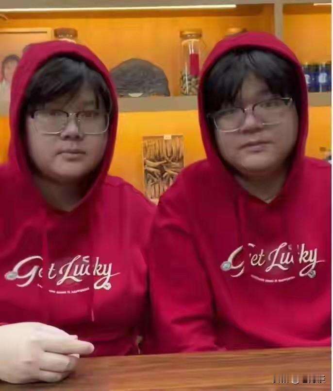 世界上竟然有如此奇特的事情，广东一对夫妇长得非常像，根本就不是一般的像，简直就是