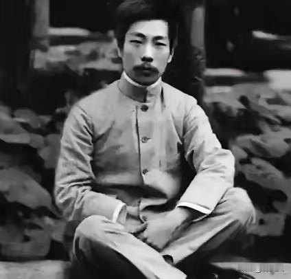 鲁迅记了藤野先生一辈子，心里一直很感激这位老师，可藤野先生晚年回忆起鲁迅时，却坦