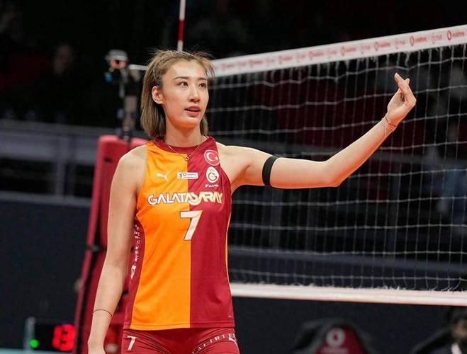 内涵朱婷，挖坑给王媛媛跳！随着加拉塔萨雷女排以第五名的联赛成绩收官，王媛媛也