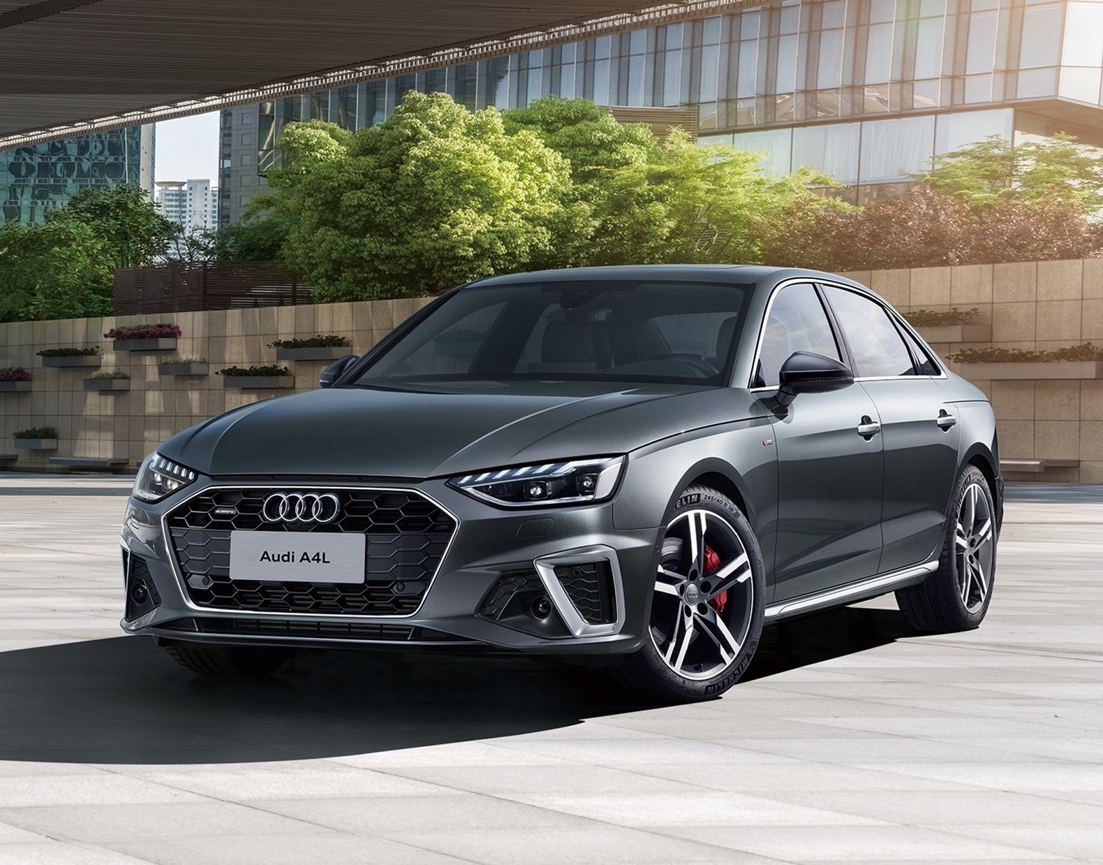 20多万纠结CT5还是A4L？我两台都开过，真心话：完全不是一路车！