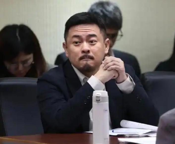 台湾记者蹲守南京禄口机场，结果扑了个空！9月20日晚间，南京禄口机场港澳台