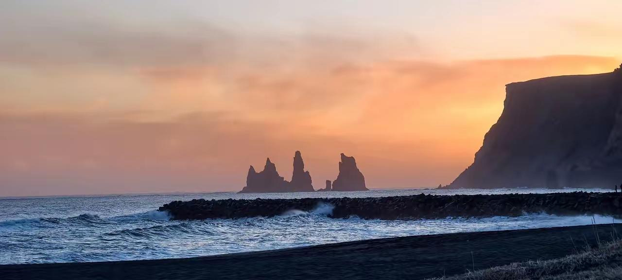 当你老了，需要人伺候的时候，你就知道：1、孙子不行，孙子虽然是隔代亲，但要伺