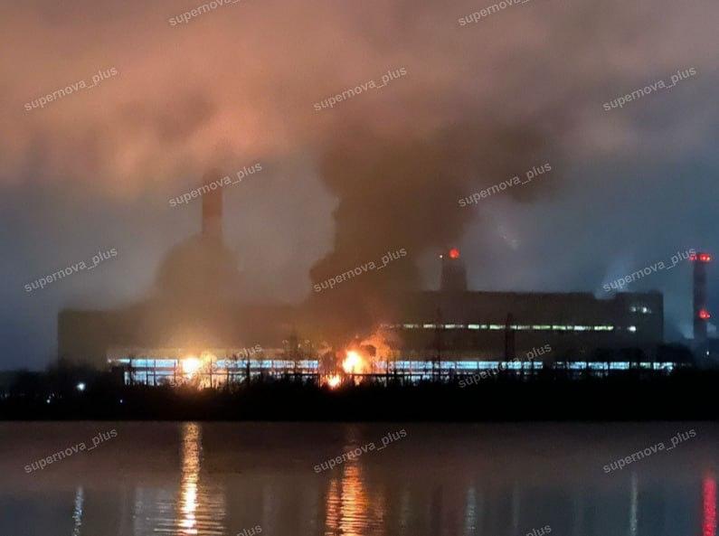 乌克兰无人机突袭莫斯科火电厂！大火熊熊，数百万人恐陷黑暗路透社莫斯科11月23