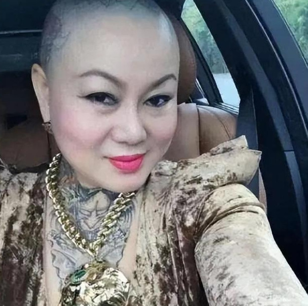 “谁要是娶我，我立即送他一辆宾利！”2019年，温州女富豪冯萍公开征婚，一下子吸