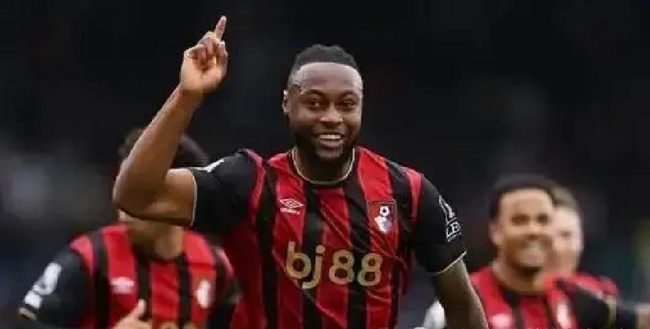 曼联曼城撕破脸抢一个人？但曼联真正盯上的，是伯恩茅斯另一条大腿。48小时内