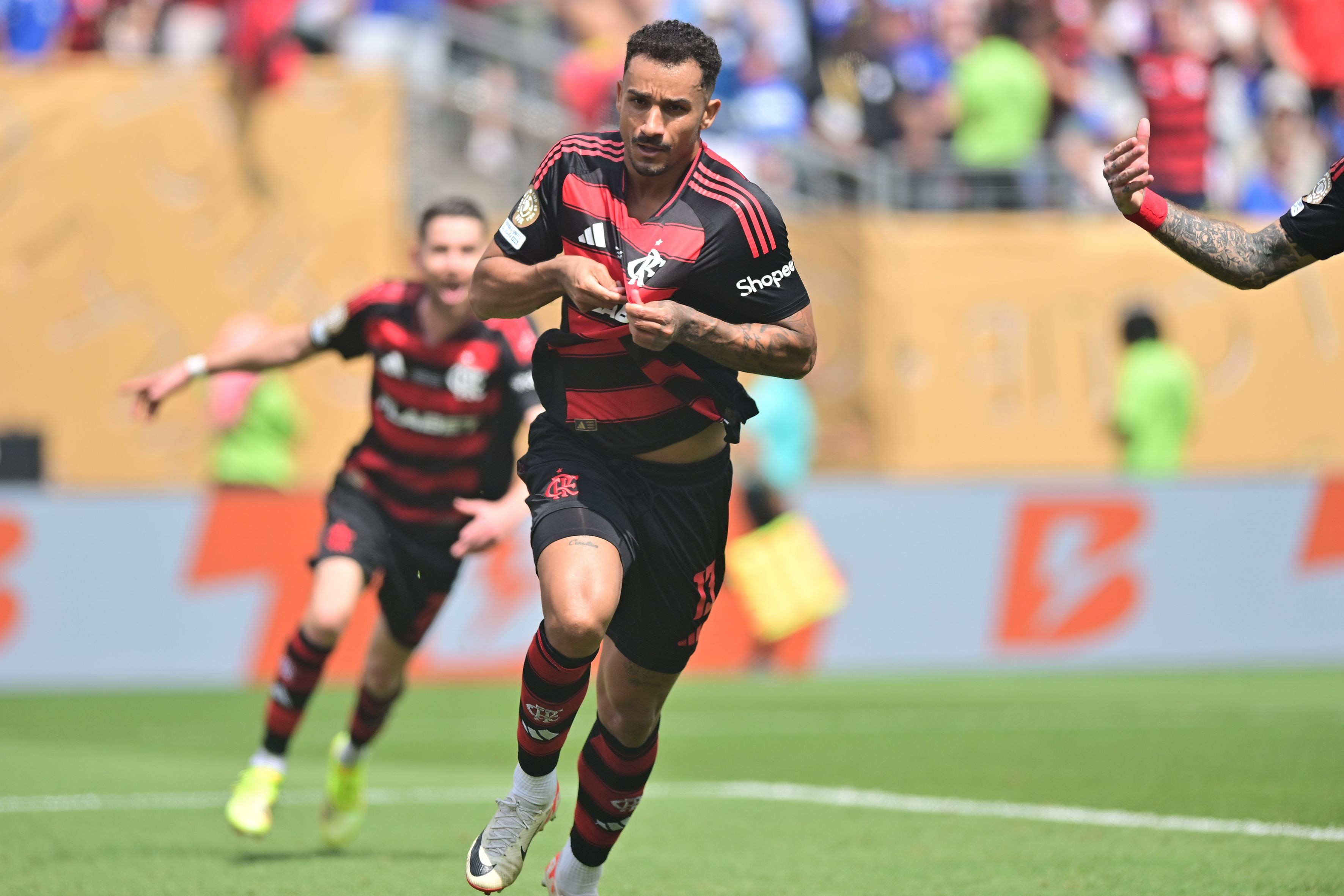 ESPN: 弗拉门戈与米内罗竞技战平错失提前夺冠, 巴甲冠军悬念继续