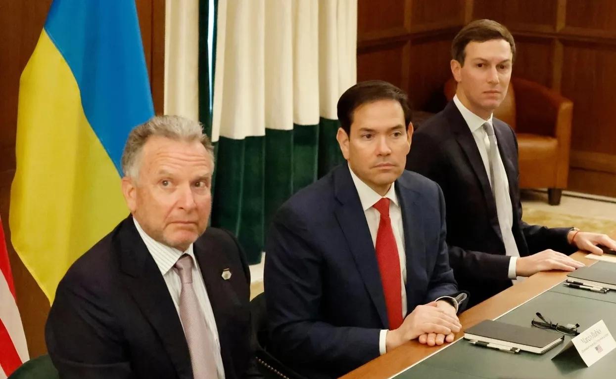 【忧心忡忡】当地时间2025年11月30日，据英国《金融时报》报道：今天在佛