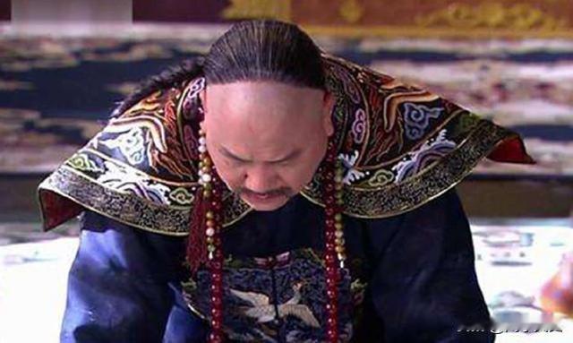 乾隆四十六年，致仕在家的尹嘉铨给乾隆上了道折子，替父亲尹会一请谥。尹会一活着的时