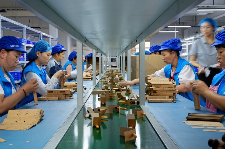 财经聚焦丨超万亿化妆品市场, 国货品牌占比超一半!