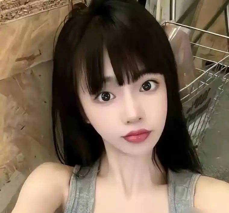 7月份，随着司晓迪晒鹿晗合照，扯出了7位娱乐圈男明星，还有几位是顶流大帅哥。