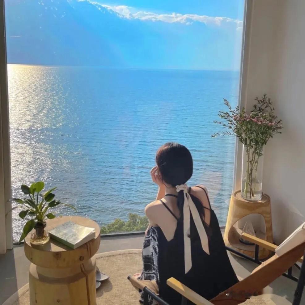 有人问：出轨该不该原谅？我的回答是：出轨或许会因为一些理由不离婚，但内心却不