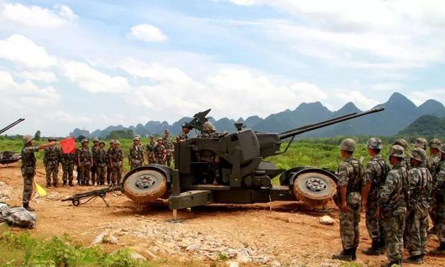 都说“高炮放平，军事法庭”。但实战里头，俄军发现这双联装37毫米小口径高炮还真是