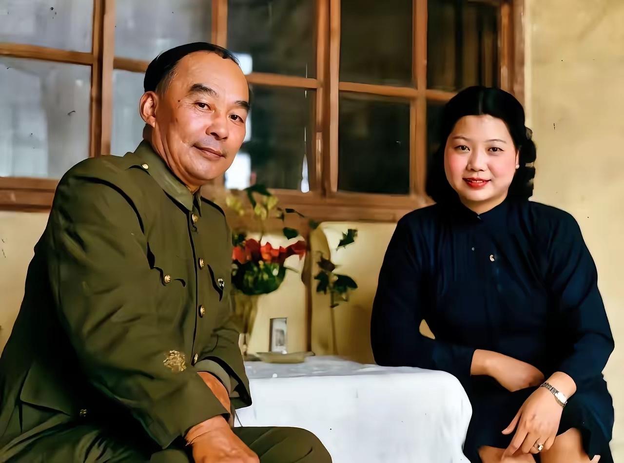 1947年，51岁的胡宗南娶了小17岁的叶霞翟（戴笠情人），其实他们两人早就暗生