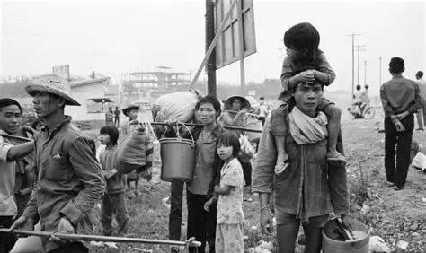 1975年后，20万越南难民逃进香港，香港全部接收了，给了他们香港身份，听说他们
