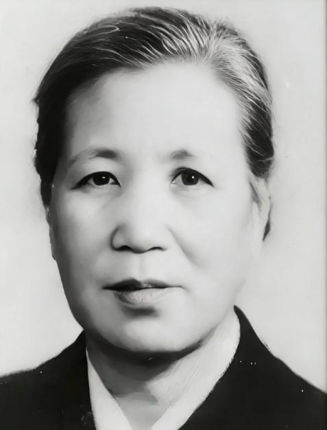 1929年，地下党傅玉真得知新婚丈夫叛变，她痛苦不已，过了几日，还是决定除掉他。
