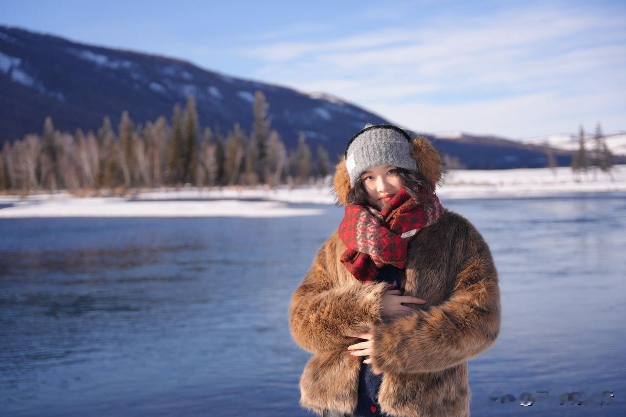 喀纳斯的冬天，赴一场冰雪之约当雪落满喀纳斯的山林，这里便成了现实