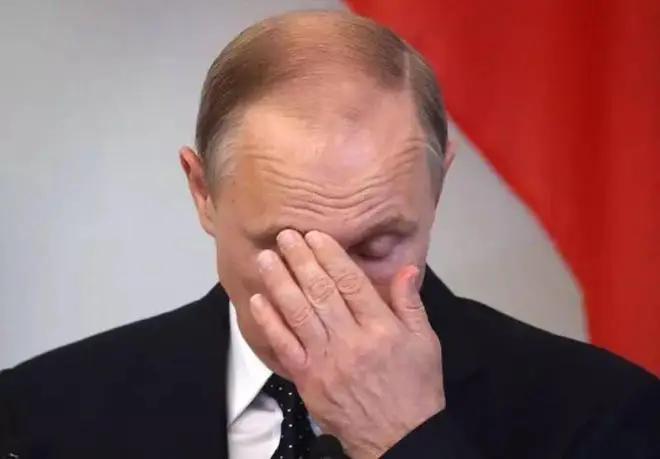 胜负已定！西方制裁直接切断了俄军的大动脉！2025年的俄军，竟然沦落到要靠拆洗衣