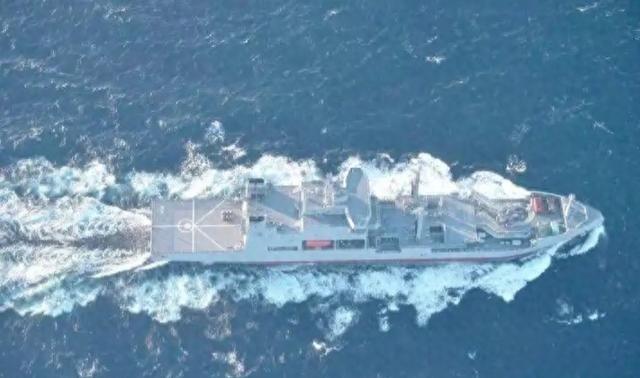 全球最“头铁”的国家出现了：人口500万，却出动军舰，帮高市早苗整中国。