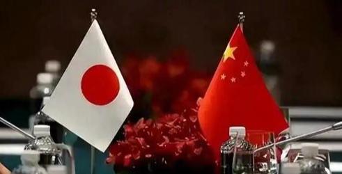 俄罗斯专家曾说，听着粗却颇有道理：假如中国和日本真的打起来，盯着中国身后捞好处的