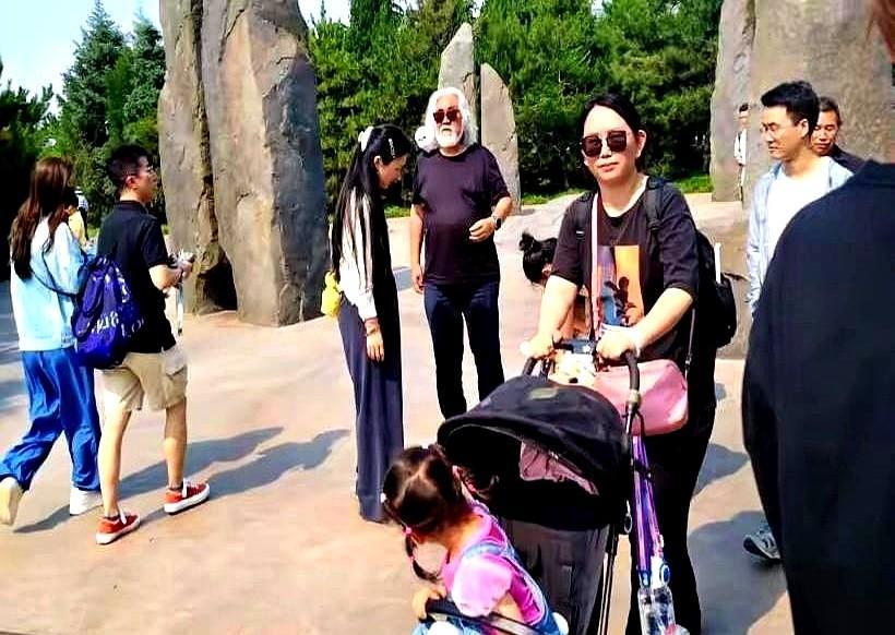 张纪中当众骂杜星霖头都抬不起来对不起，我真的没办法同情杜星霖原因很简单，说实