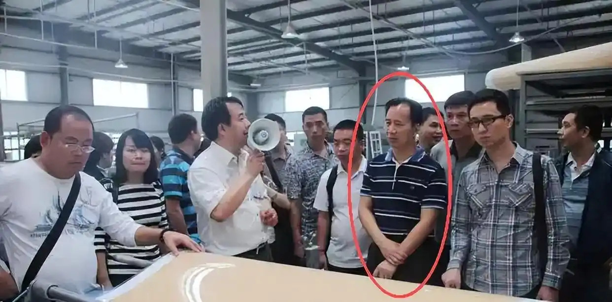 许家印倒下，10位大佬跟着填坑！马云刘銮雄上榜，榜首亏360亿被全网悬赏！和首富