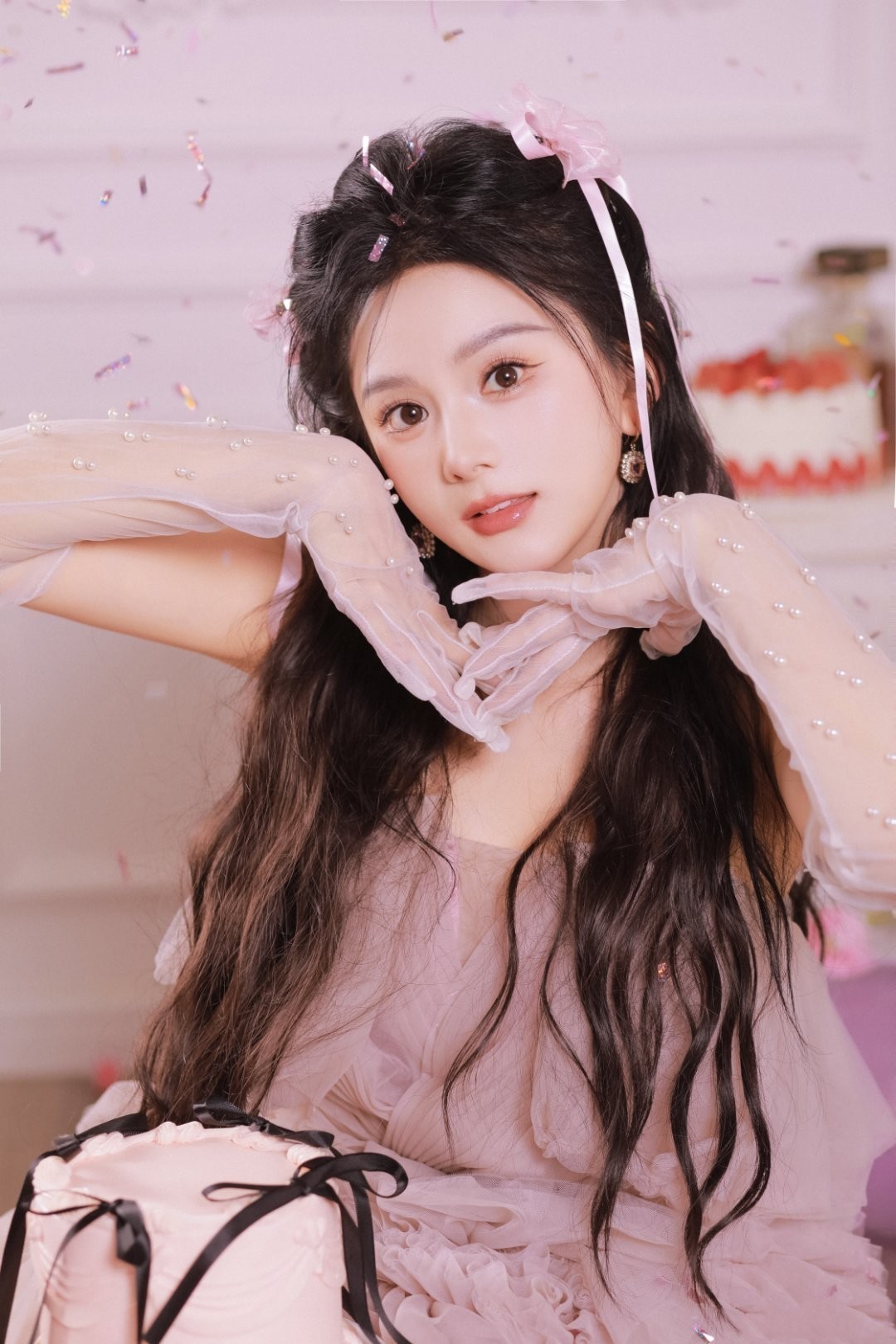 马秋元：可盐可甜的大眼萌妹，粉色的生日穿搭，内娱又上新一甜妹​​​