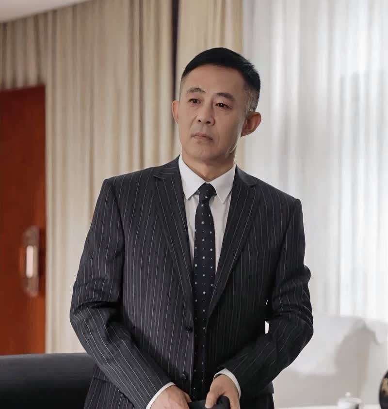 不停换老婆的五位男明星一、侯勇（3段婚姻）二、汪峰（4段婚姻）三、许
