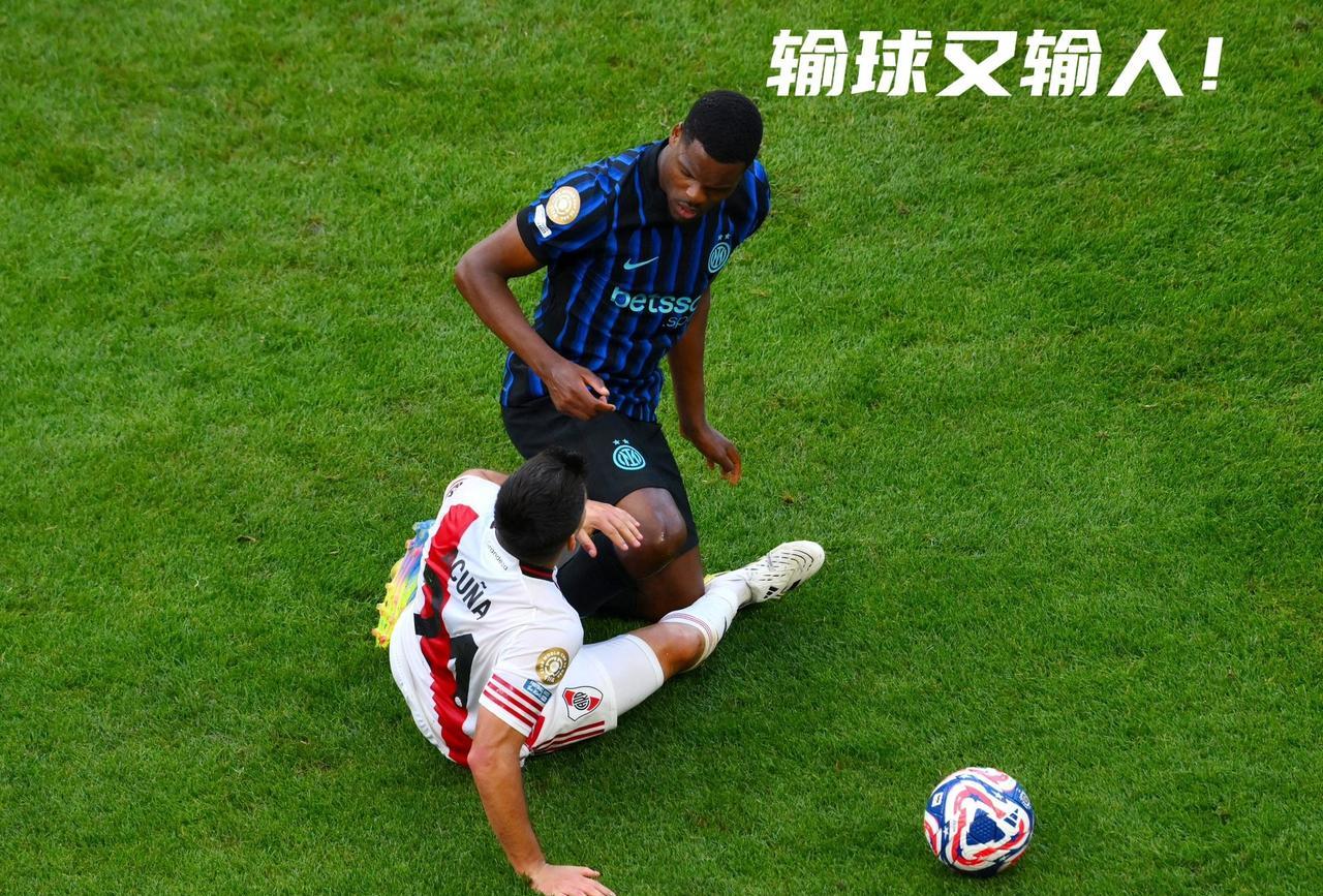 事态升级！河床球员种族歧视国米邓弗里斯记者Palmeri：世俱杯#国米#淘汰河