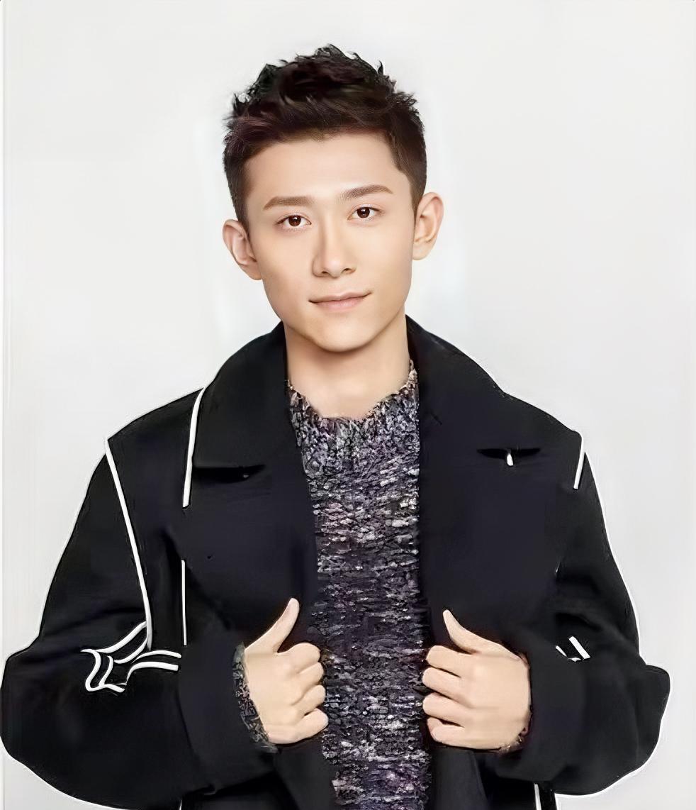 我一直以为张一山这两年资源不好是演鹿鼎记的韦小宝演的本身就忌讳这个事，给人家