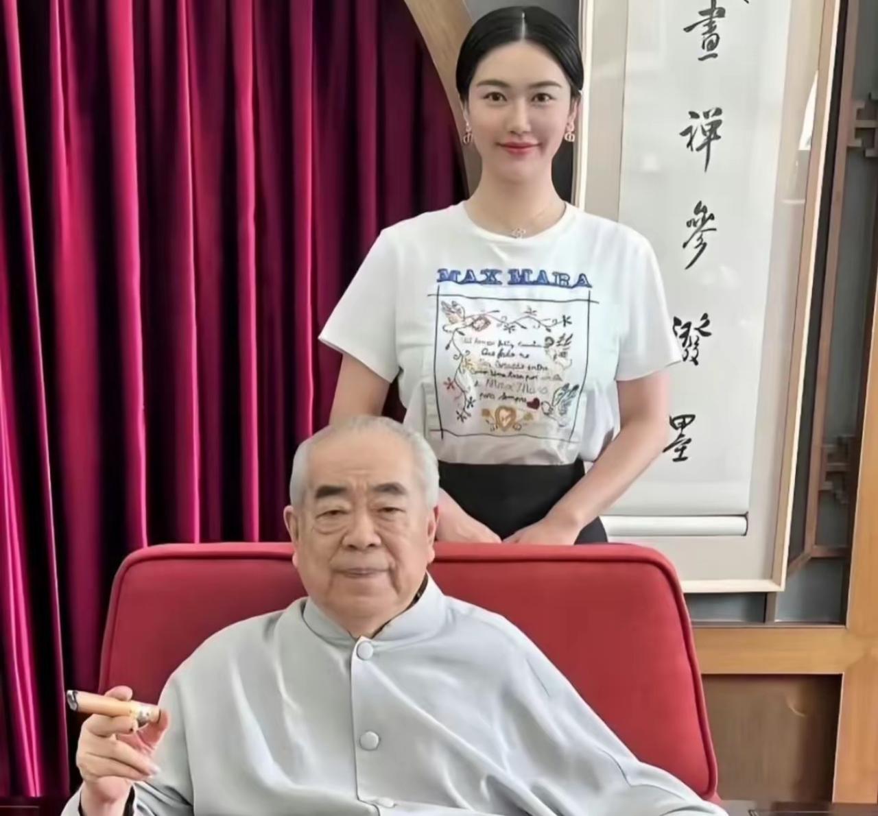 范曾和徐萌，一个大画家，一个主持人，年龄相差50岁的夫妻，女人最重要的还是生孩子