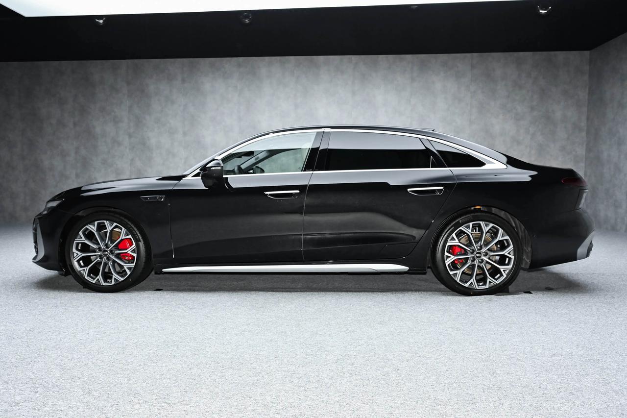 新款的奥迪A6L，估计上市以后又是一款爆款，也可以说是一款化时代的产品。为什