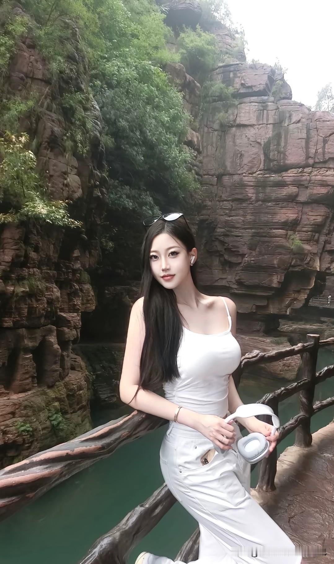 每日晒出最美照片美丽大方的美，每次拍照都是美美哒[大笑][大笑][大笑]