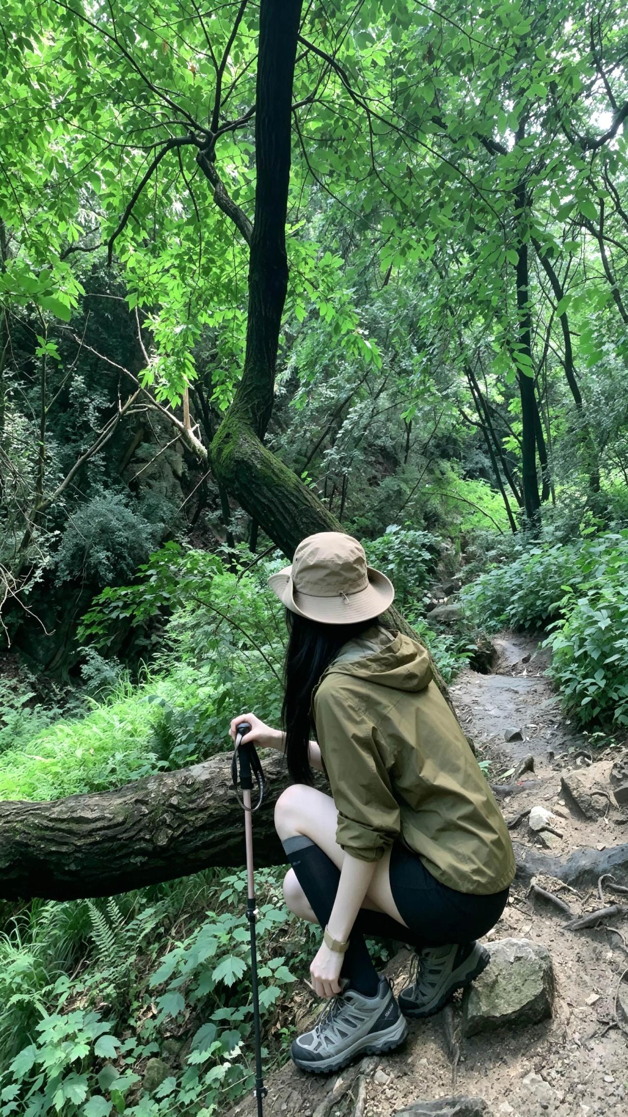 来一场与大自然的约会～户外徒步摄影穿搭