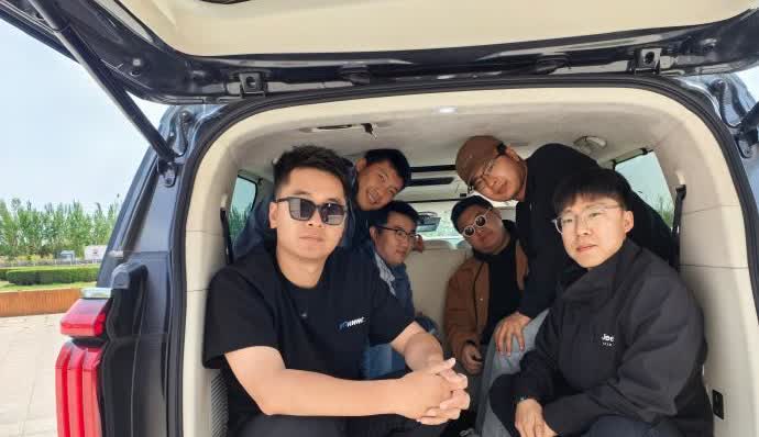 高山8这后备箱确实太大了能装下六个帅气威武的男子二三排共轨设计对M