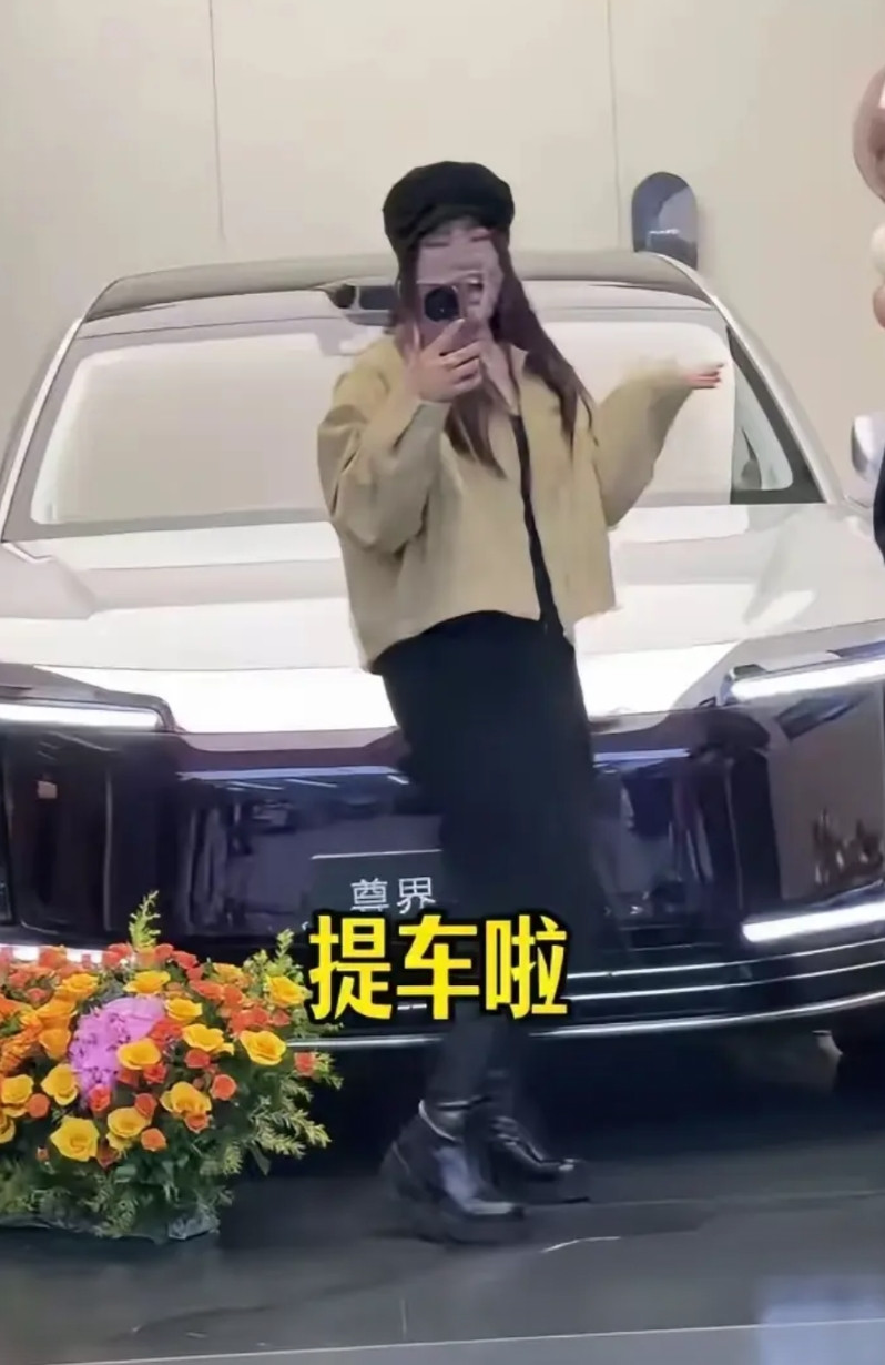 我发现余承东现在真的是越来越低调。今天，深圳鸿蒙智行用户中心给一次买入30台尊界