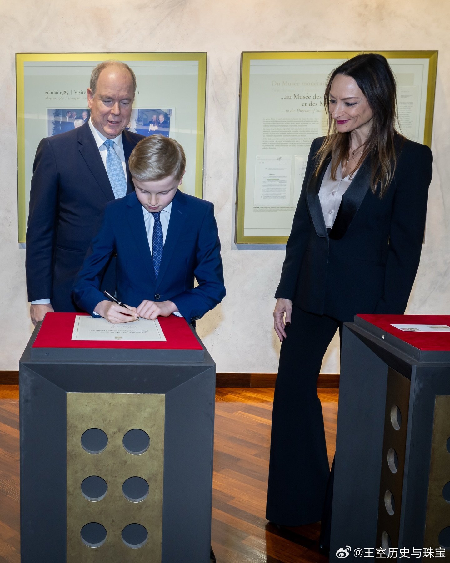 新闻2026.3.24为庆祝摩纳哥邮票博物馆成立30周年，摩纳哥亲王阿尔贝二