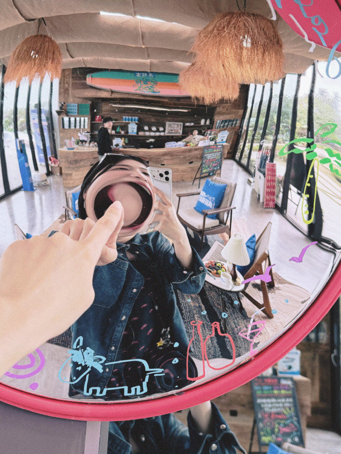 白鹿抱娃白鹿妈咪白鹿抱娃，白鹿妈咪上线，抢孩子喽，看得出白鹿玩的开心啊~亲爱