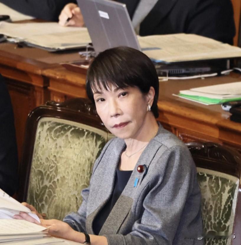 高市早苗这是有多狂啊！此前高市早苗就台湾问题发表错误言论后，态度傲慢且拒绝收回错