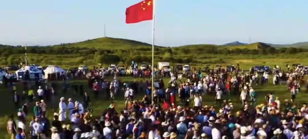 在欧洲流淌的伏尔加河下游，还真就生活着一个“异类”——他们是纯正的黄种人面孔，开