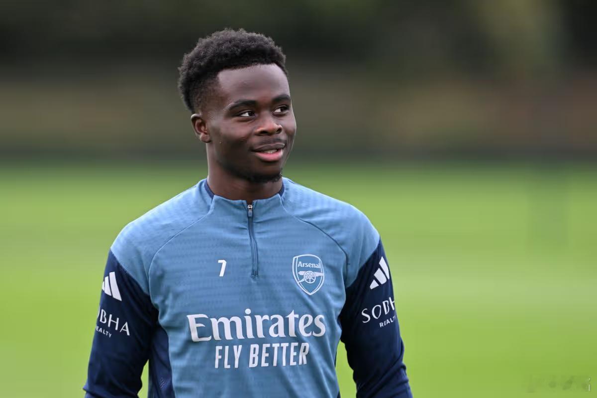 阿森纳萨卡正在与时间赛跑，他在积极恢复，但未必能赶上周日的天王山之战。萨卡的伤