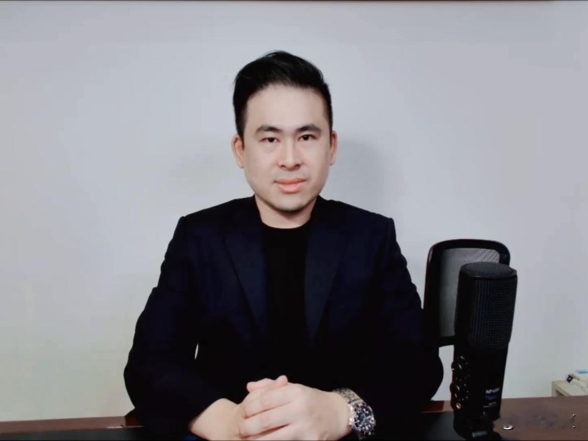 王炳忠又在岛内讲大实话了，特别的接地气。他就感慨一件事：现在民进党整天炒作对