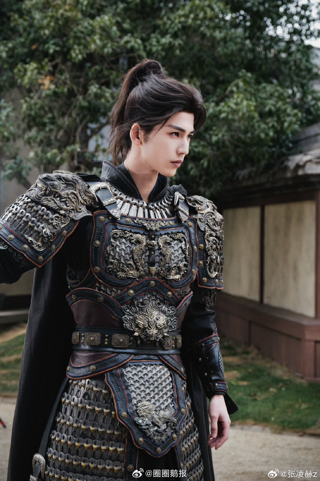 张凌赫写的和他演的一样好张凌赫这张脸，太权威了