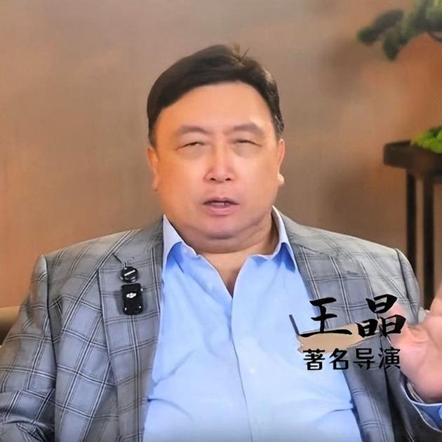 王晶这嘴是真不闲着！72岁直播又爆港圈猛料，把香港第二富豪李兆基四十年前的离婚内