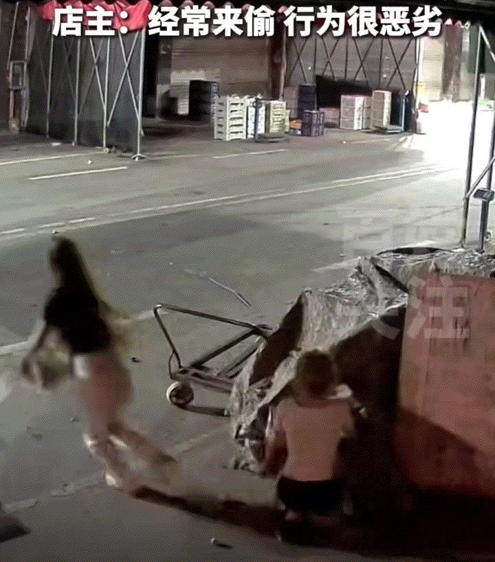 江西，一水果摊主发视频称，最近有两名年轻女子，经常半夜偷他家水果摊的水果，起初还