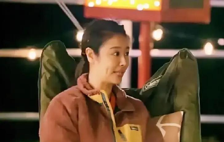 林心如在节目里一句“不敢生二胎”把弹幕直接点炸。她回忆当年剖腹产，麻药一过刀口