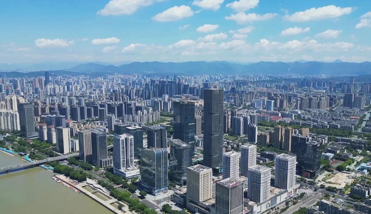 数据显示，2025年福州地区生产总值突破1.5万亿元、增长5.6%；省会首位度超