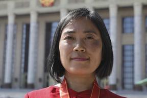 谁能想到，一个在部队干了20年、退役时已经是大校军衔和高级工程师的女军人，离开军