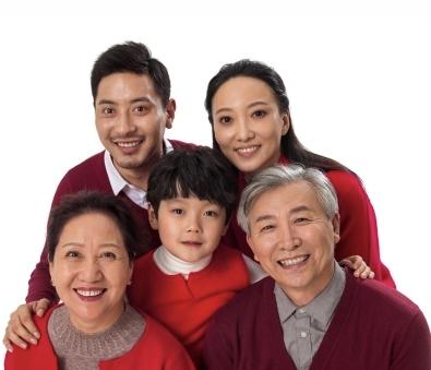 比起“有出息”,孩子愿意回家说心里话,才是父母最大的福气前几天刷到一条